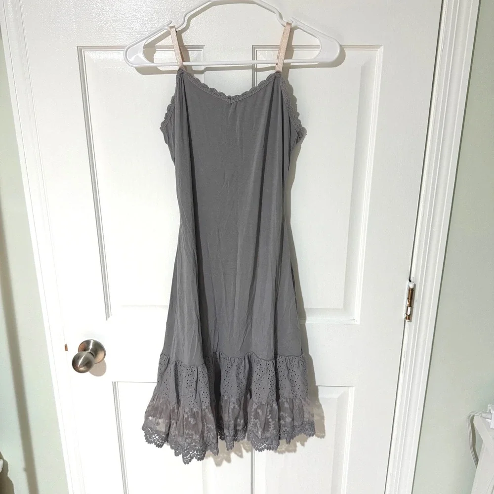 Matilda Jane Gray Lace Trim Ruffle Hem Slip Dress Womens Medium Eyelet Boho